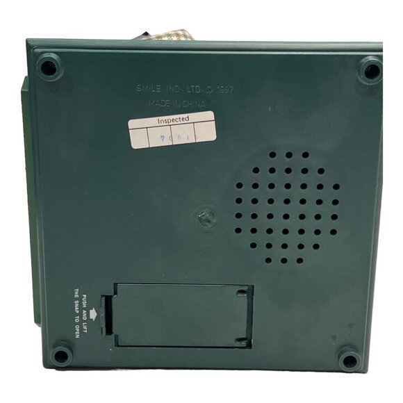 Holiday Creations Dickens Collection Musical Caroler Figure Illuminated Musical - Picture 15 of 16